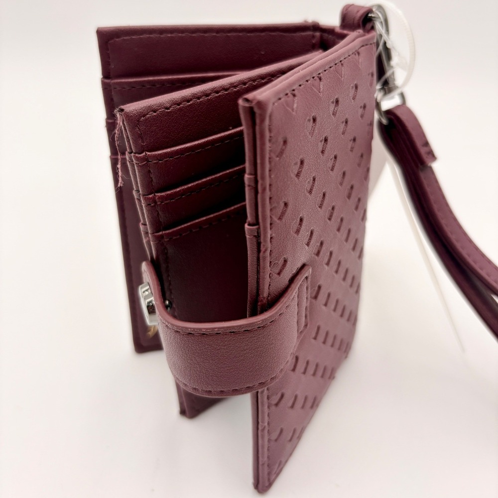Betsey Johnson Xoleah Cherry Red Embossed Heart Wristlet Wallet NEW - Picture 5 of 7